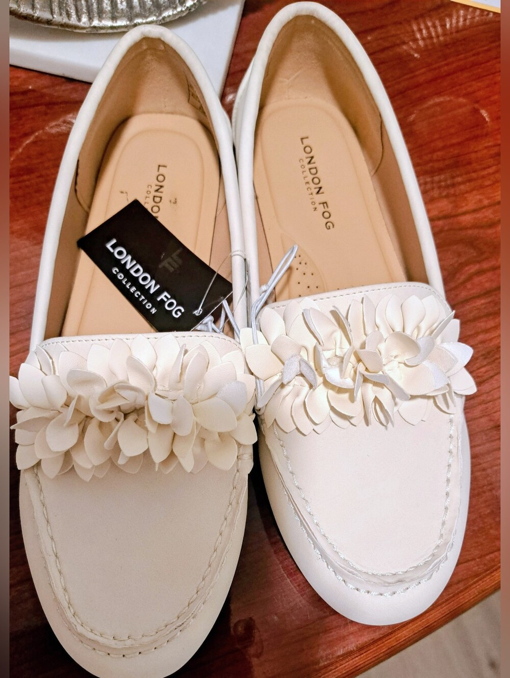 London Fog Cream Floral Slip-On Loafers Sz 8W
